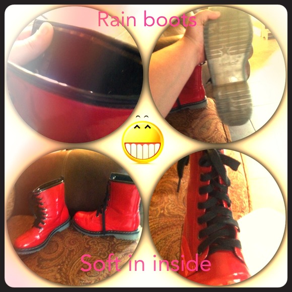 Red combat boots 👢🌹‼️