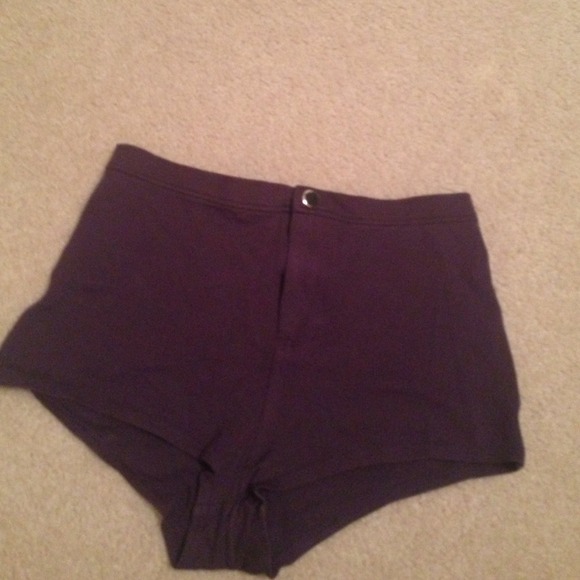 Purple hot shorts - Picture 1 of 1