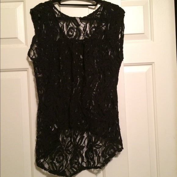 Black lace sleeveless top - Picture 2 of 3