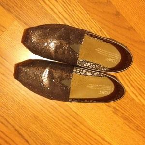 glittery toms