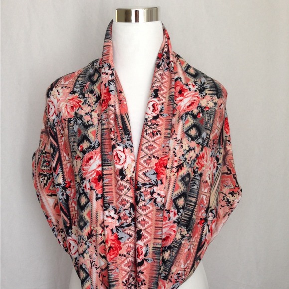 Handmade infinity scarf in Roses/Aztec - Picture 3 of 4
