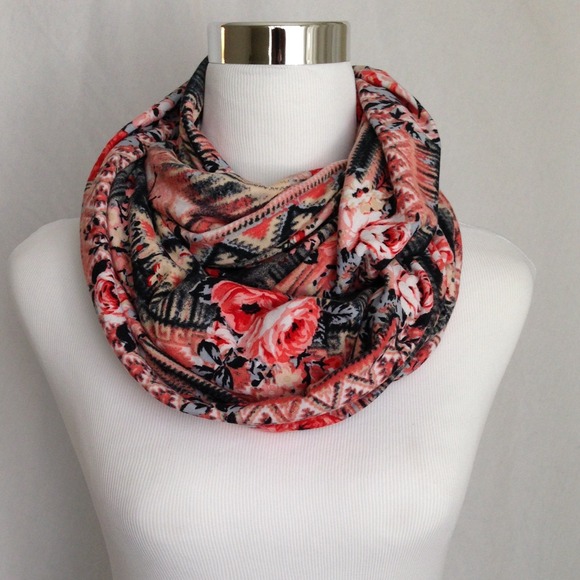 Handmade infinity scarf in Roses/Aztec - Picture 4 of 4