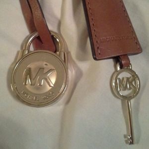 Michael Kors Hamilton lock and key