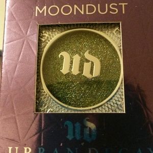 BEAUTIFUL URBAN DECAY EYESHADOW