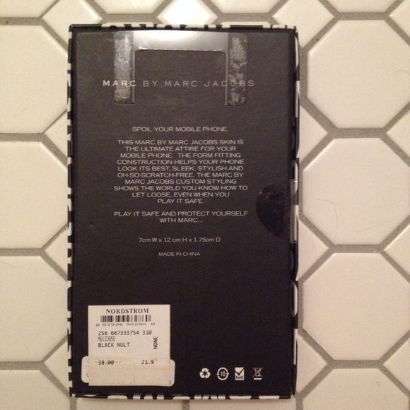 💚MARC by MARC JACOBS🎀NWT iPhone 4S free w/ purch - Picture 3 of 4