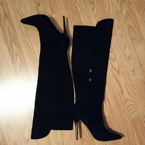 ❤SOLD   through Vinted ❤ High knee suede boots - Picture 1 of 2