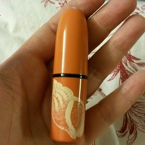 SPECIAL EDITION MAC LIPSTICK.  BEAUTIFULLLLL