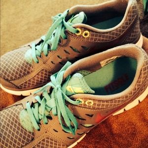 Nike flex running shoes