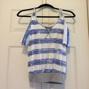 Shoulder cut out shirt