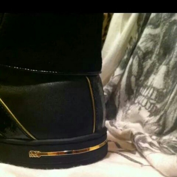 Authentic Michael Kors High Top Sneakers - Picture 2 of 4