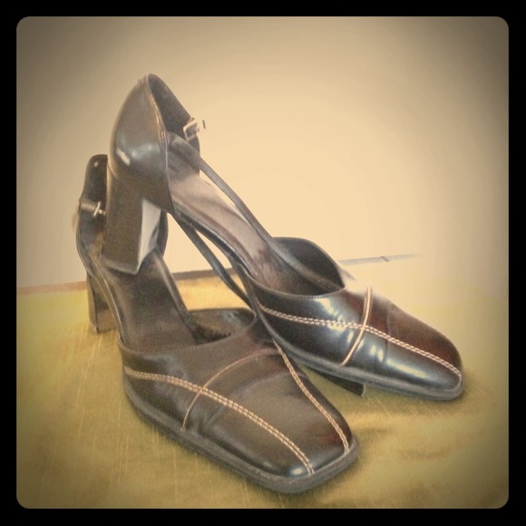 Vintage style women's heel
