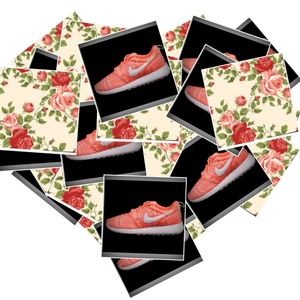 Nike roshe run coral pink print