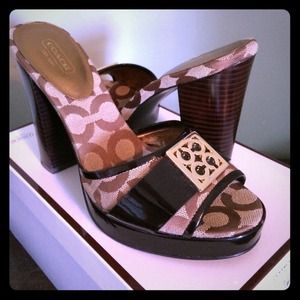 Size 7.5 Coach Platform Slides