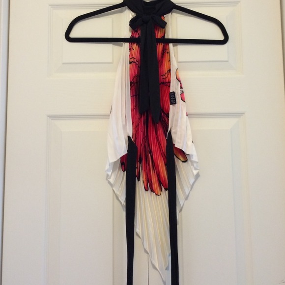 Top - Picture 2 of 2