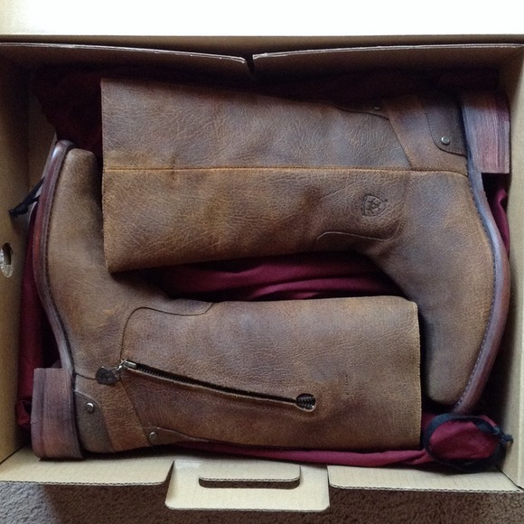 Women's Ariat auburn boots in cognac