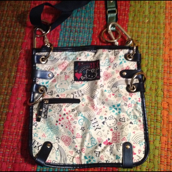 🚫SOLD🚫Hello Kitty Crossbody Purse 🌵