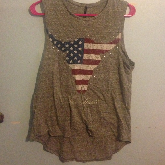 Hi low--Free spirt tee-- no sleeves