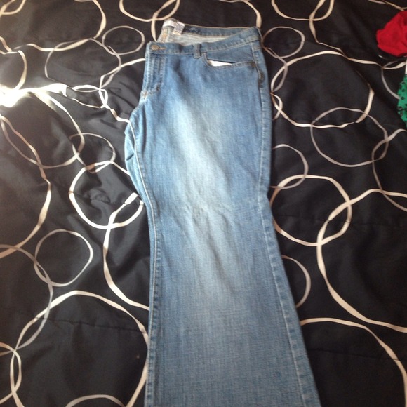 Old Navy stretch jeans bundled - Picture 3 of 3