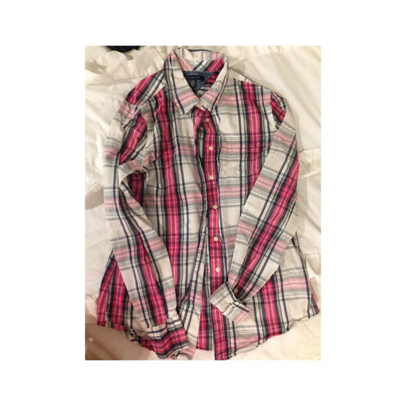 Classic Tommy Hilfiger Plaid Button Down