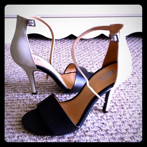 NEW MIA Jeana Ankle Strap Sandals 3" Heel