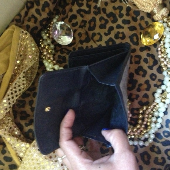 Gucci Wallet - Picture 2 of 4