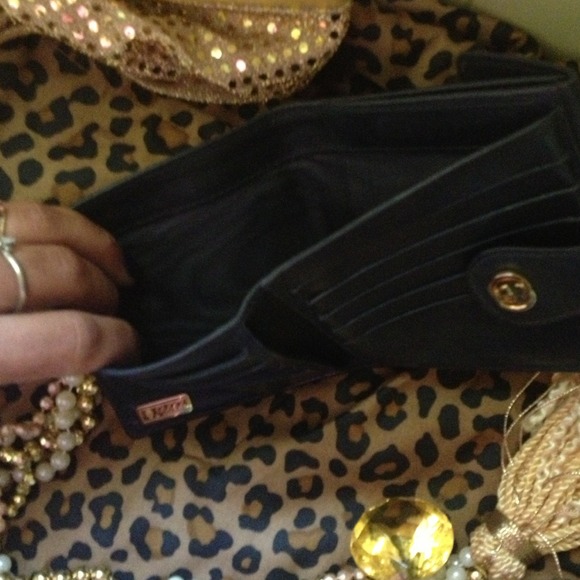 Gucci Wallet - Picture 3 of 4