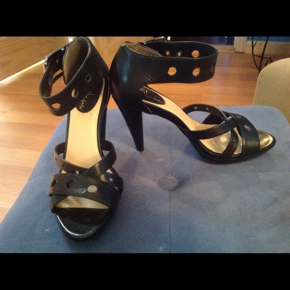Cole Haan leather black strappy sandals
