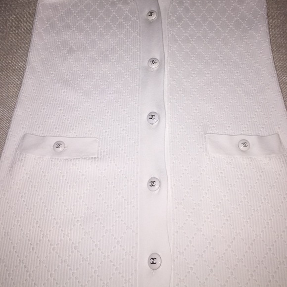 CHANEL Cardigan - Picture 2 of 4