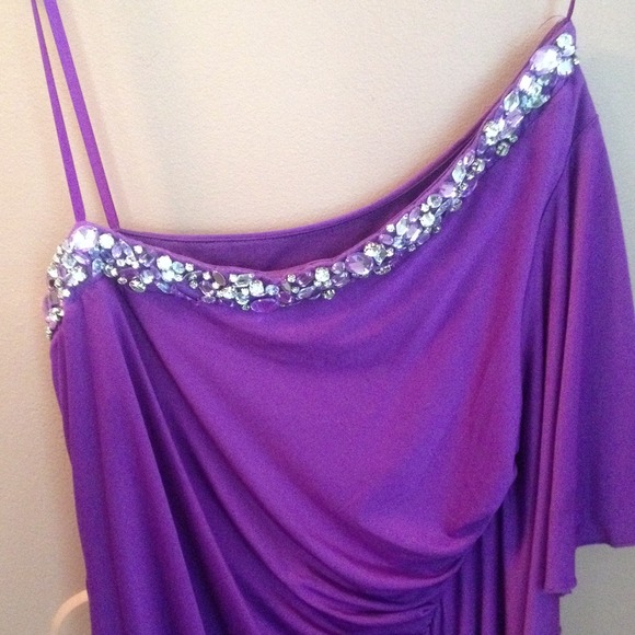 Prom Style/Party Dress - Picture 2 of 2