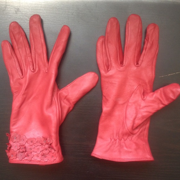Red, leather gloves, small, beautiful.