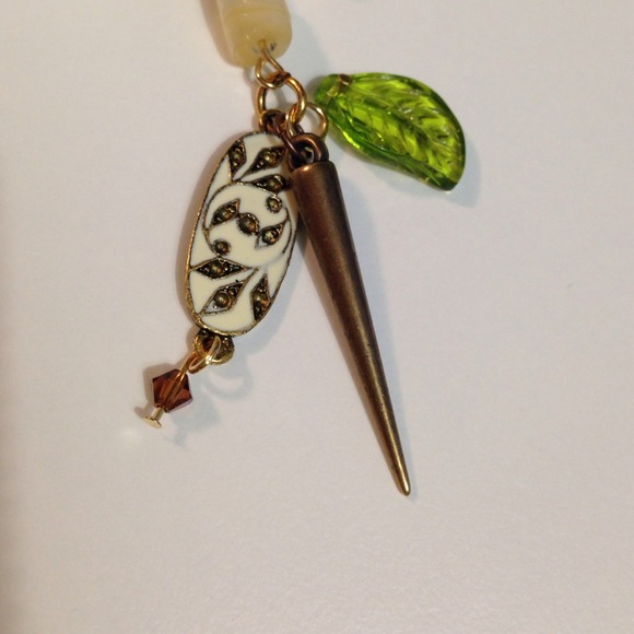 Necklace - Picture 3 of 4