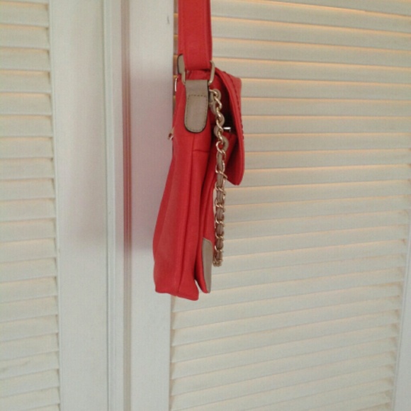 Handbag - Picture 3 of 4