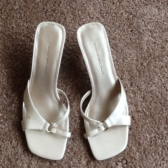 Bandolino Bolave Sandals - size 8