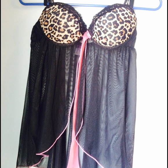 Cute cheetah night top