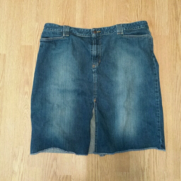 NWOT Old Navy denim skirt