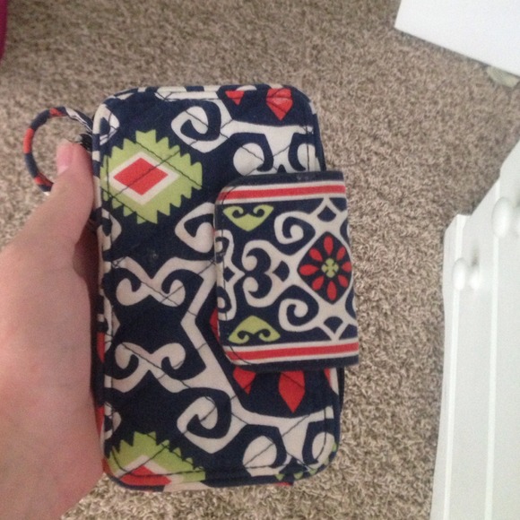EUC Vera Bradley wristlet accepting trades
