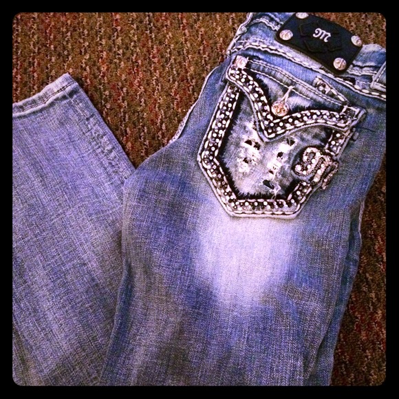 Blingy miss me buckle jeans size 27