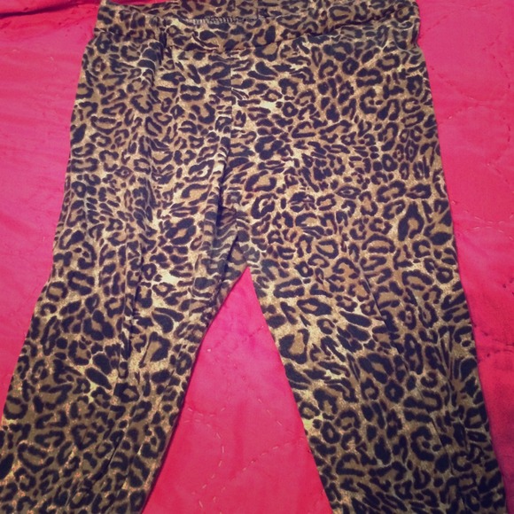 Cheetah print leggings