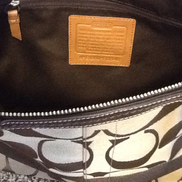 Coach purse - Picture 2 of 3