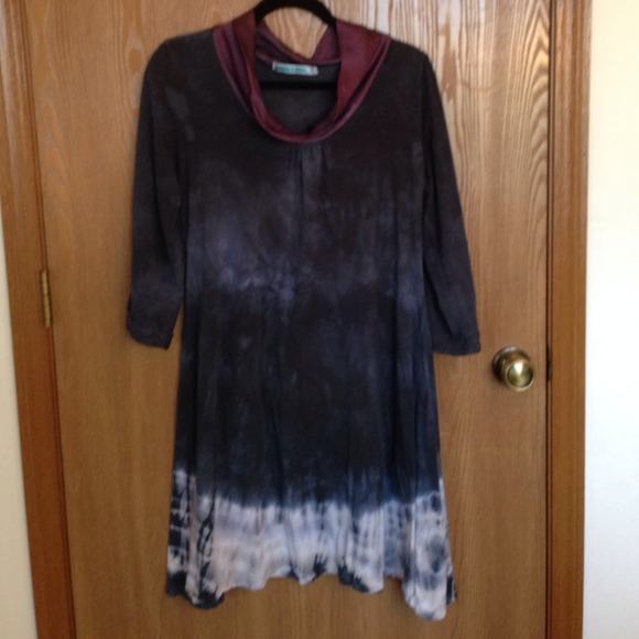 Tie-dye dress with satin collar!
