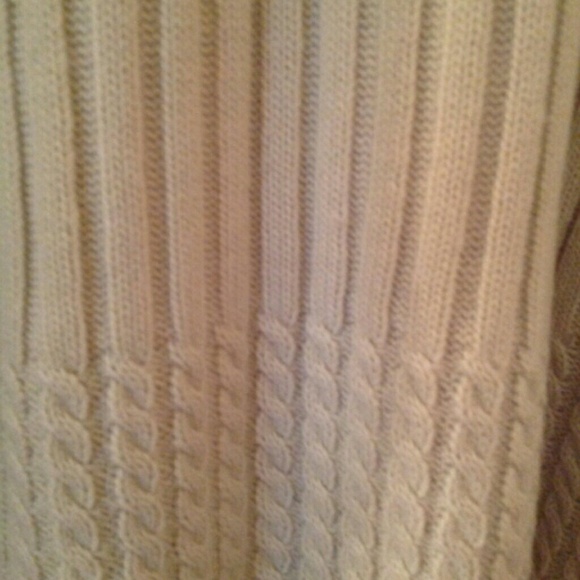 Sweater - Picture 3 of 3