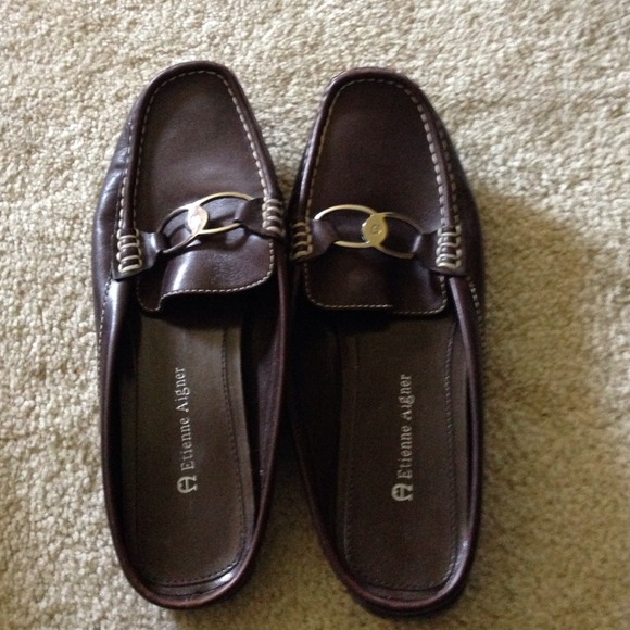 Etienne Aigner Flats