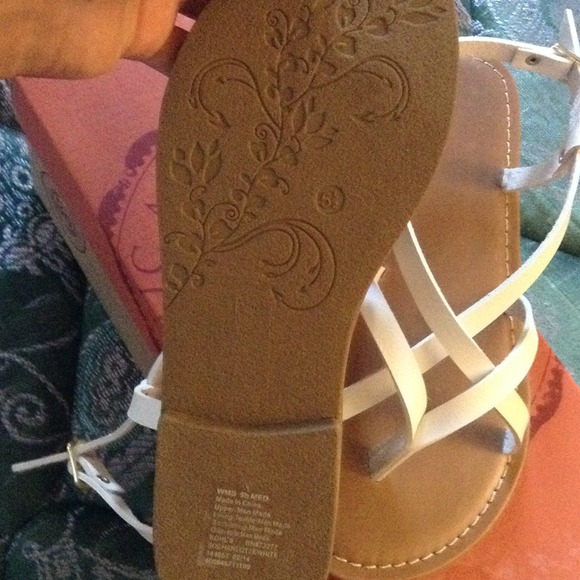 Sandals - Picture 3 of 3
