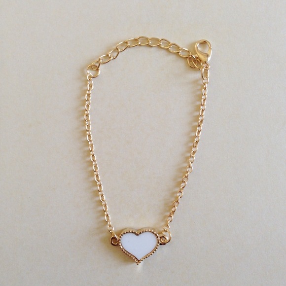 Delicate Heart Bracelet - Picture 2 of 4