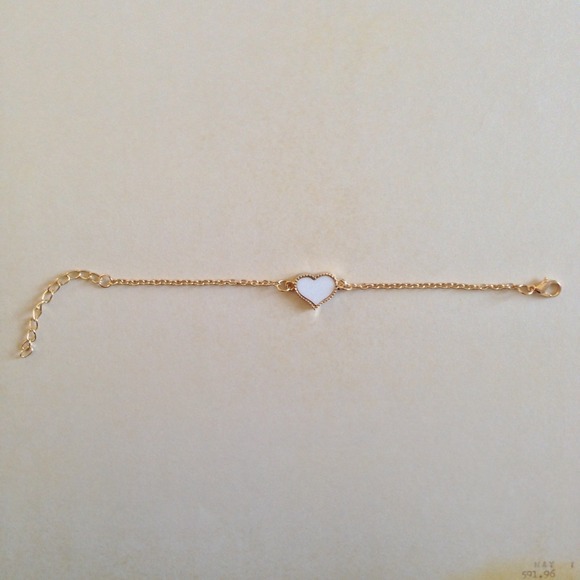 Delicate Heart Bracelet - Picture 4 of 4