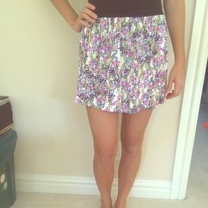 Cute white flower skirt!