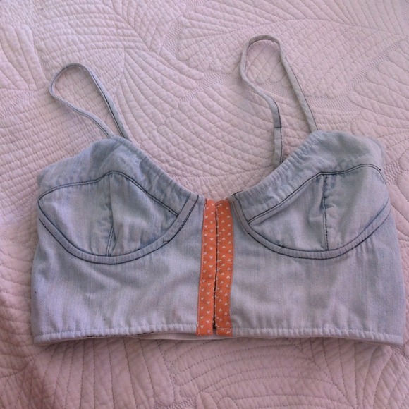 ✔️✔️SOLD✔️✔️Brandy Melville denim crop top