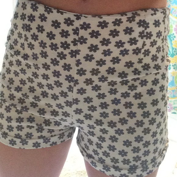 Brandy Melville shorts