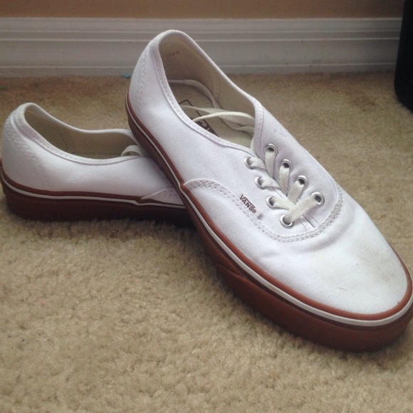 girls white and brown vans✌️