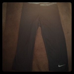NIKE pro combat dri-fit capri leggings, size S